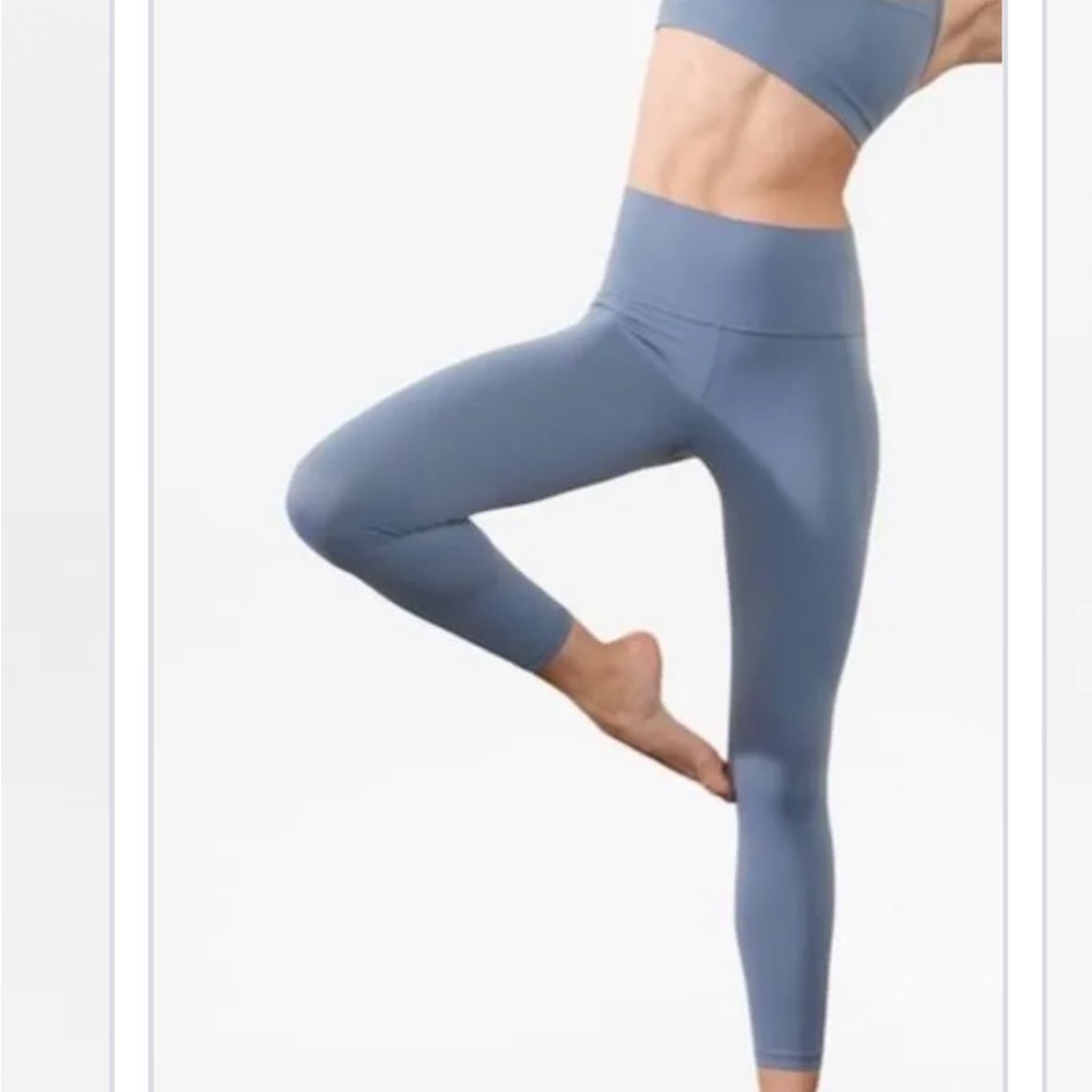 Athleta salutation stash 7/8 tight
